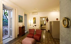 Tre Vie Apartment Con Terrazzo Giardino Pensile